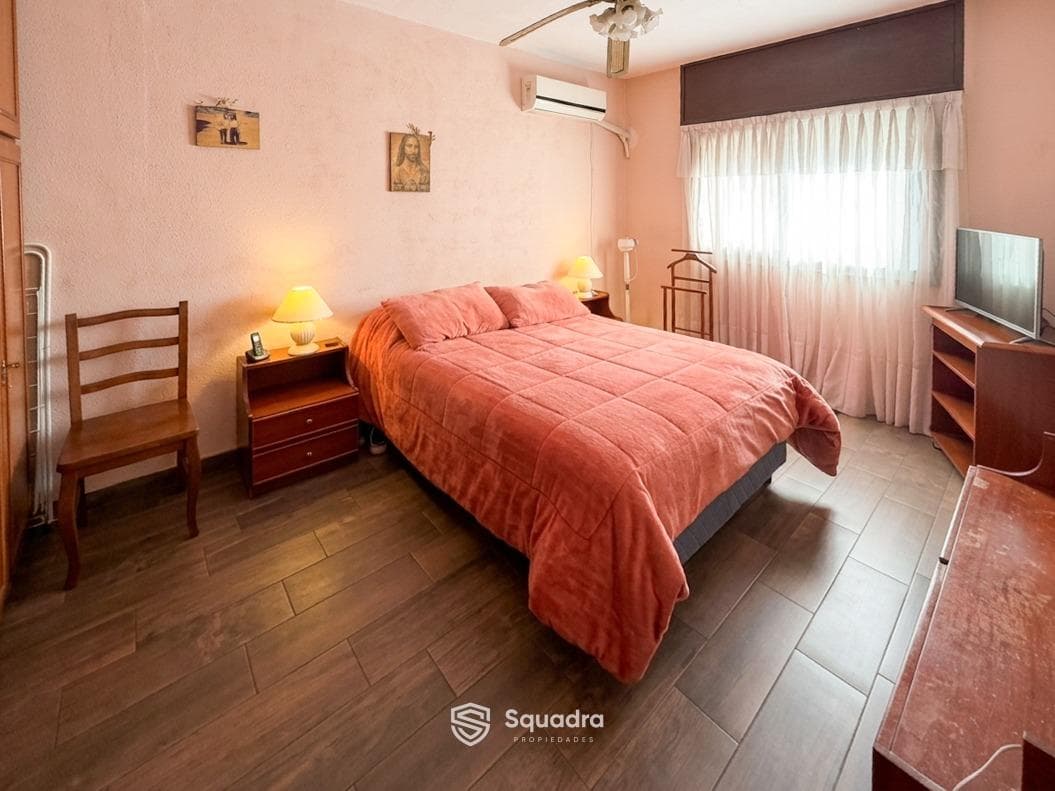 FOR SALE - 2-bedroom apartment with a balcony - Rep. de la Sexta neighborhood, Rosario.