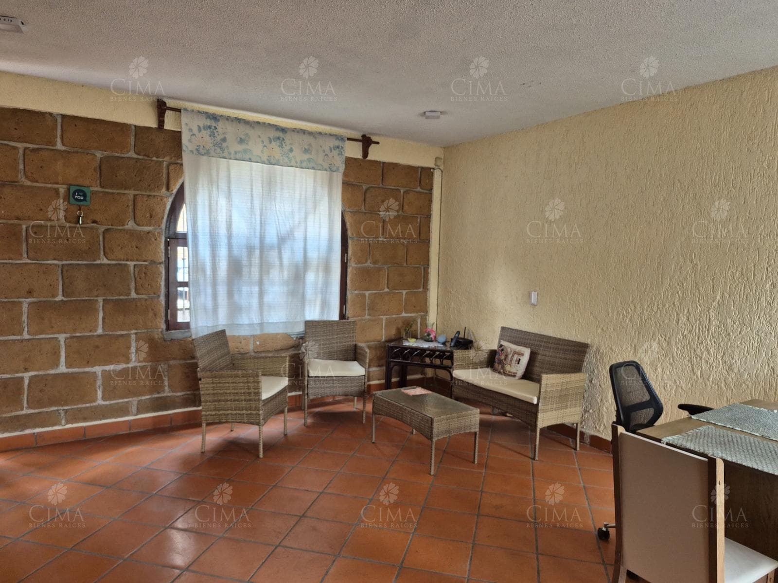 House for Sale with Spectacular Views in Lomas Tetela - V411