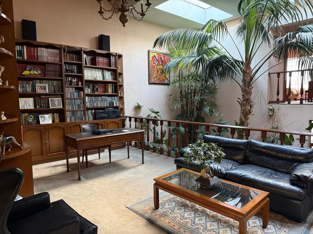 HOUSE FOR SALE ON PASEO DE LOS LAURELES, BOSQUES DE LAS LOMAS, WITH A GARDEN.
