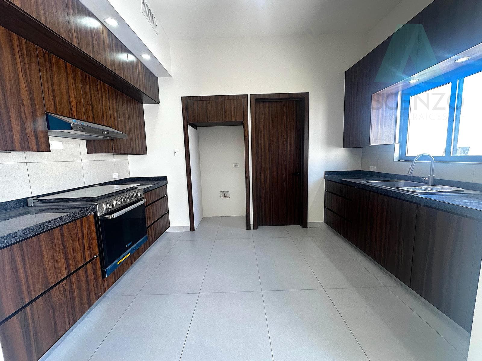 YOUR NEW HOME IS IN CONDESA REJÓN, Walval