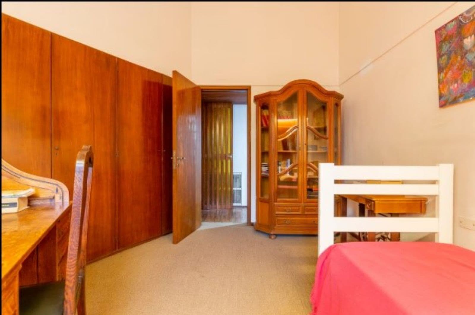 5-BEDROOM HOUSE FOR SALE IN CERRO DE LAS ROSAS WITH VIEWS OF THE MOUNTAINS