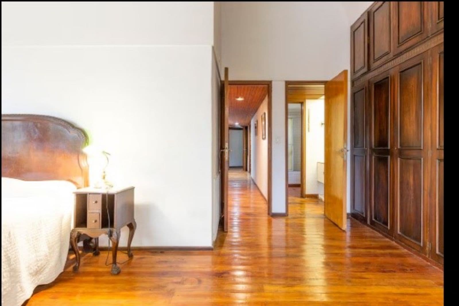 5-BEDROOM HOUSE FOR SALE IN CERRO DE LAS ROSAS WITH VIEWS OF THE MOUNTAINS