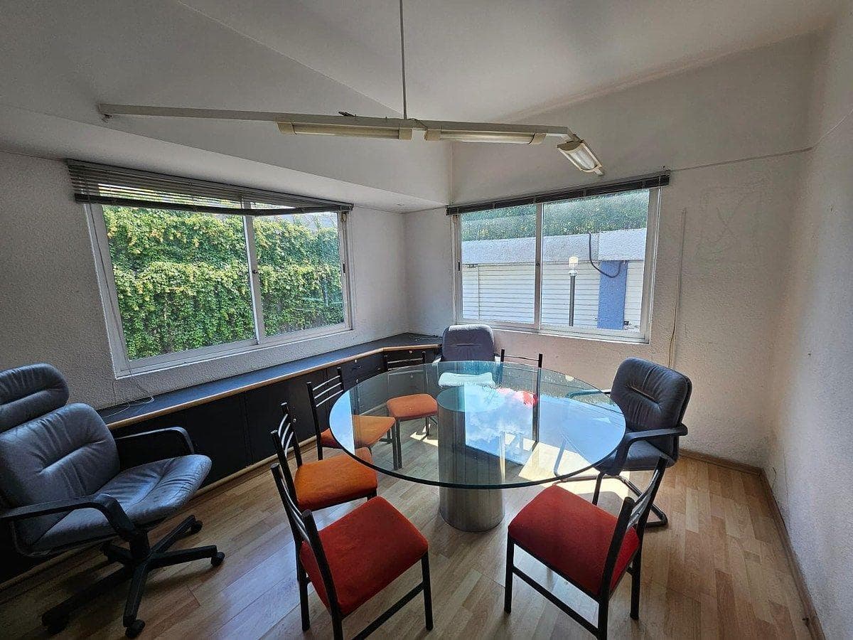 House for Sale with Zoning for Office Use in Guadalupe Inn