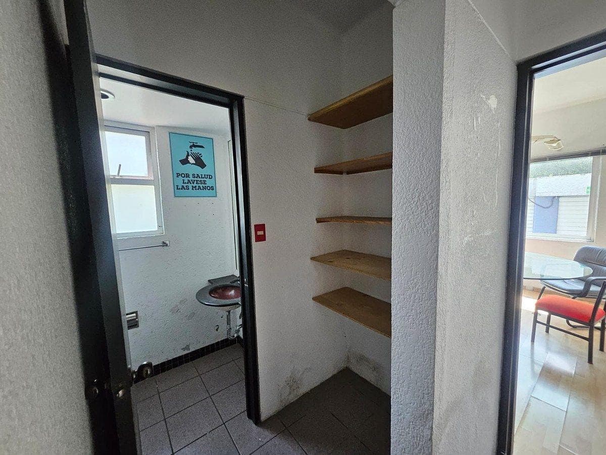 House for Sale with Zoning for Office Use in Guadalupe Inn