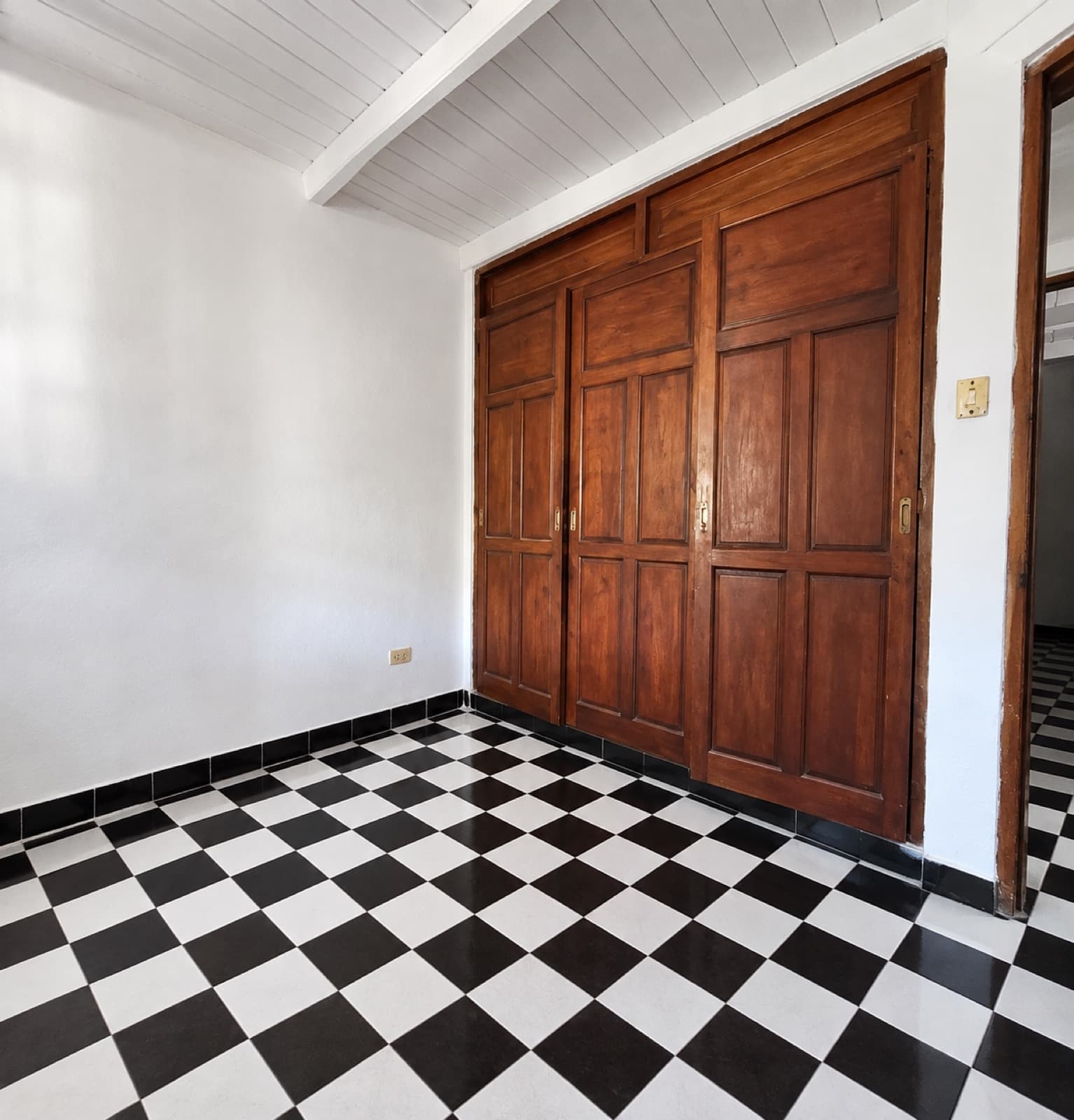 VENTA CASA EN CENTRO LA CALERA - 2 UNIDADES A MTS DE AV. VELEZ SARSFIELD