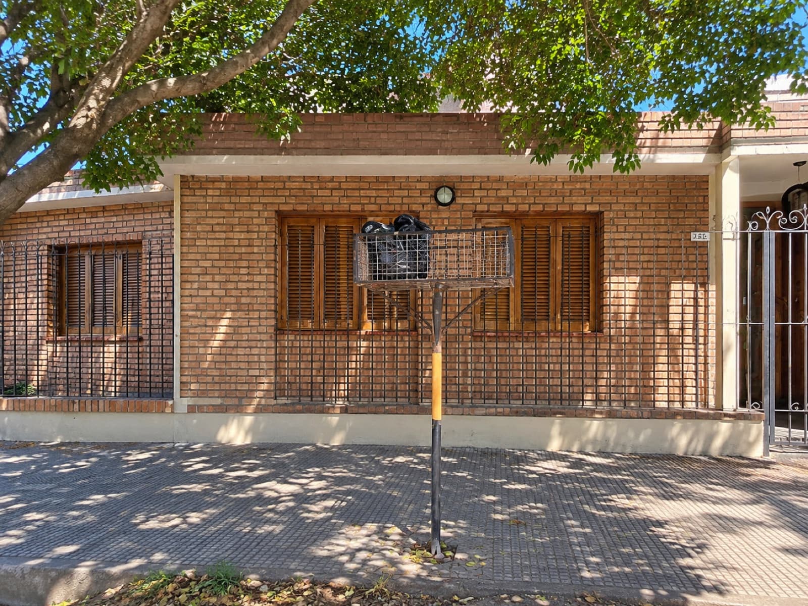 VENTA CASA EN CENTRO LA CALERA - 2 UNIDADES A MTS DE AV. VELEZ SARSFIELD