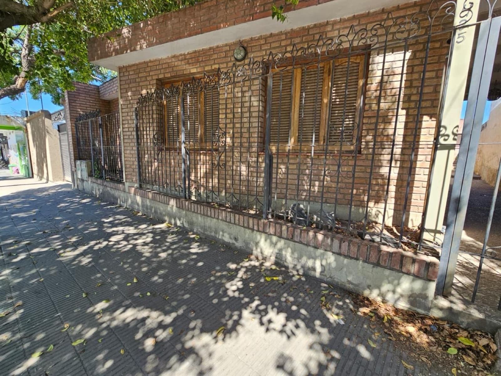 VENTA CASA EN CENTRO LA CALERA - 2 UNIDADES A MTS DE AV. VELEZ SARSFIELD