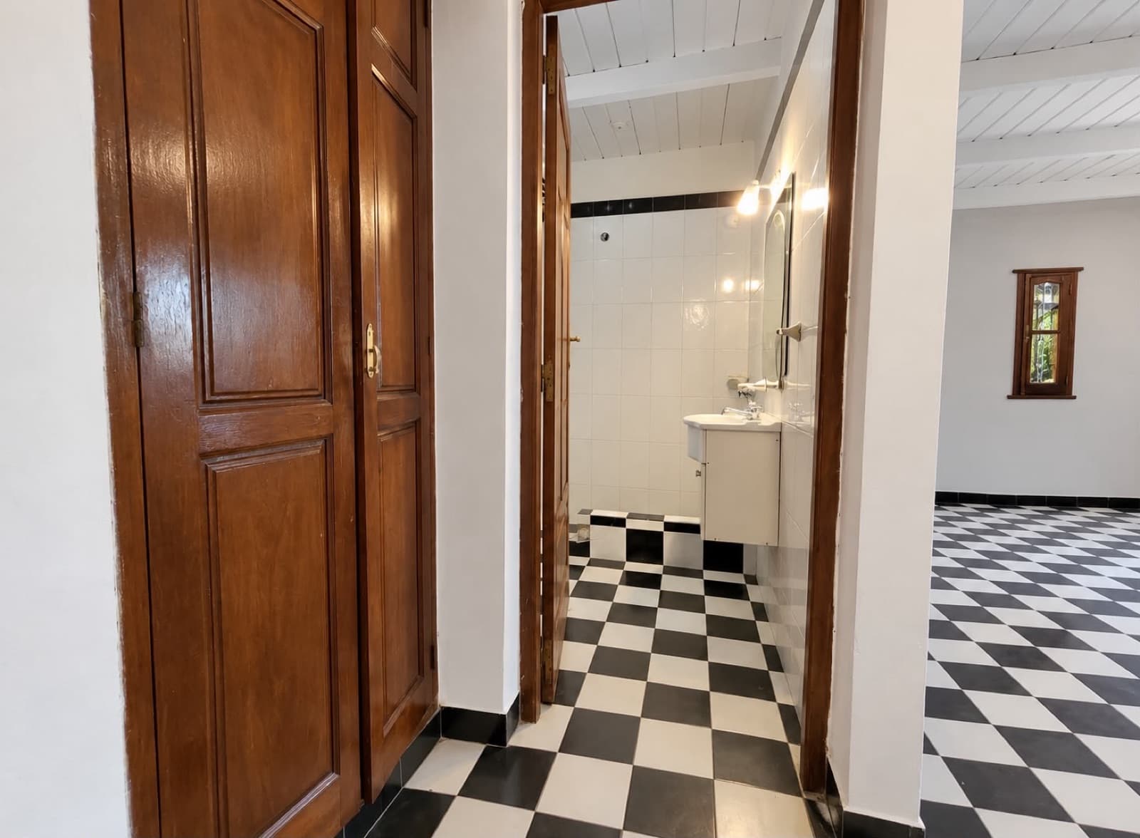 VENTA CASA EN CENTRO LA CALERA - 2 UNIDADES A MTS DE AV. VELEZ SARSFIELD