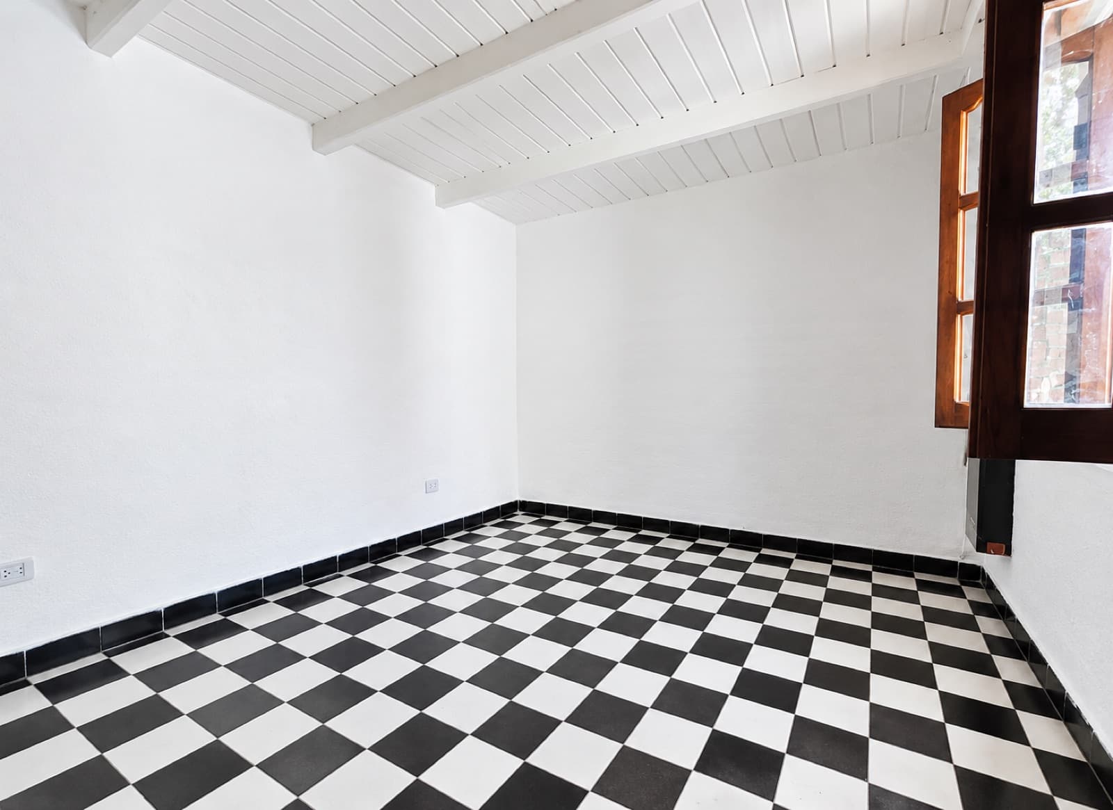 VENTA CASA EN CENTRO LA CALERA - 2 UNIDADES A MTS DE AV. VELEZ SARSFIELD