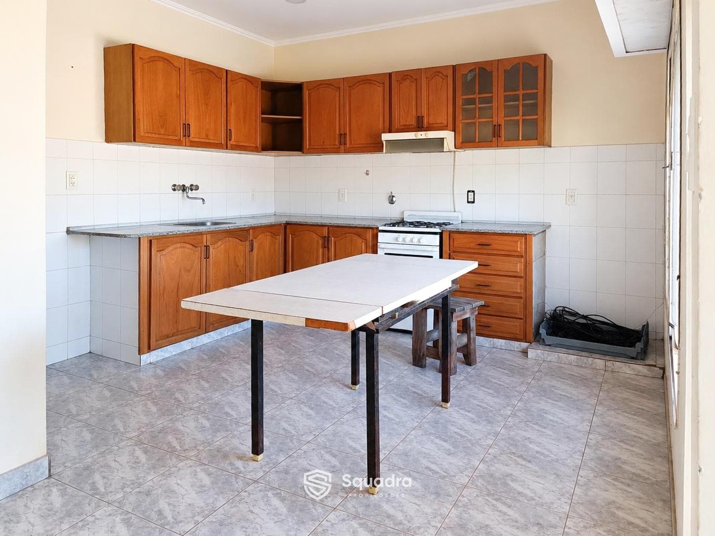 FOR SALE | TRADE - 2-bedroom house with commercial space and garage in Pueblo Esther. QUALIFIES FOR A MORTGAGE.