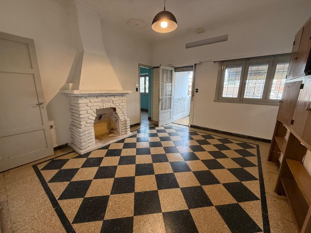 3-room apartment on the upper floor (accessible by stairs) in the San José neighborhood - Needs complete renovation