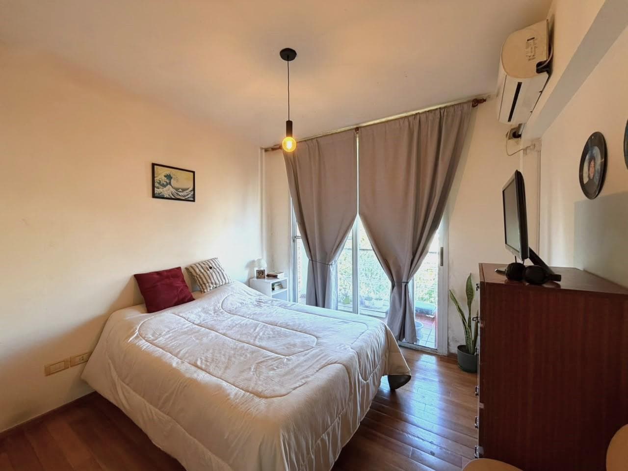 FOR SALE - 1-bedroom apartment with a front-facing balcony - República de la Sexta, Rosario