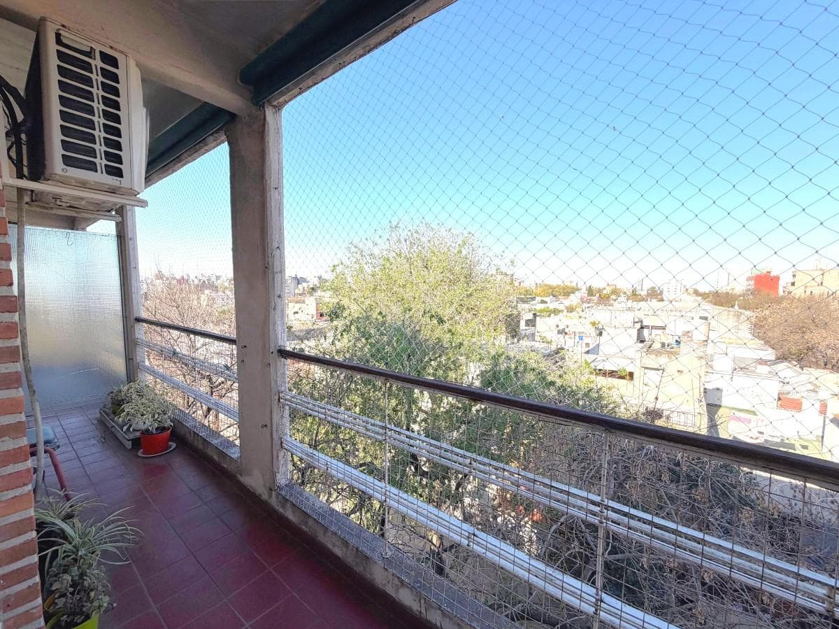 FOR SALE - 1-bedroom apartment with a front-facing balcony - República de la Sexta, Rosario