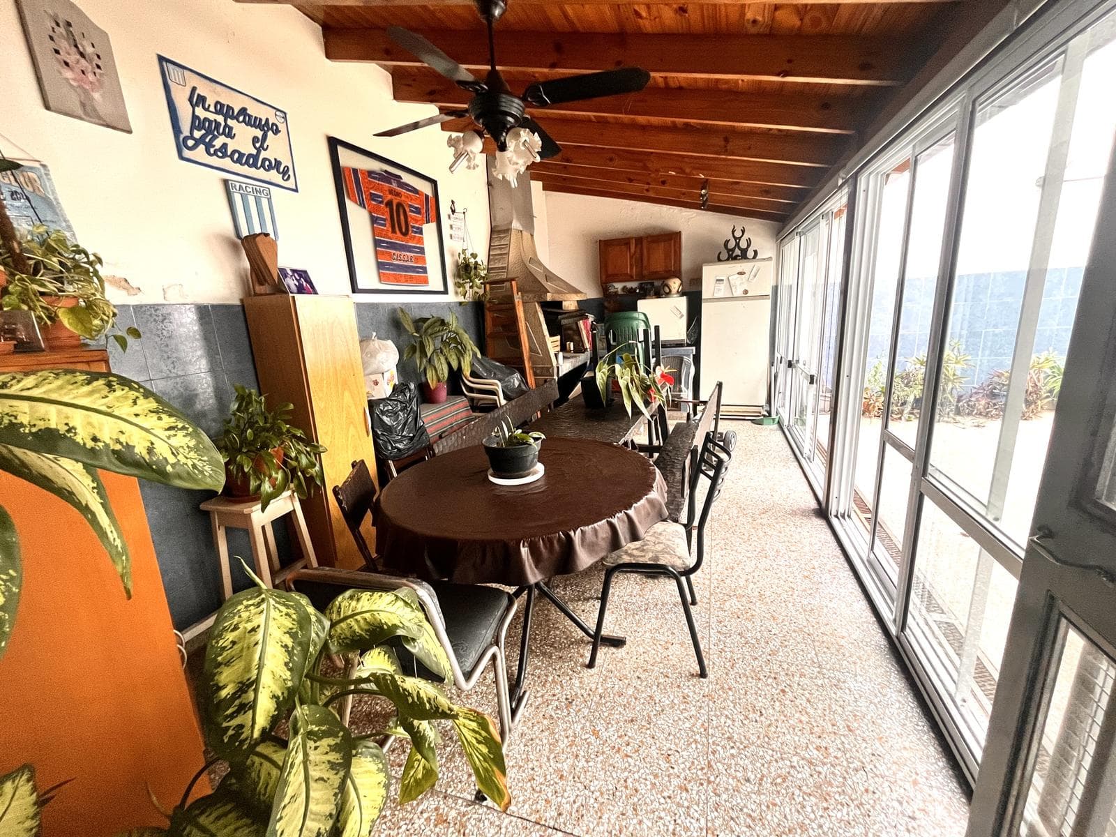 House for sale with terrace and garden, 3 bedrooms, mortgage-eligible, Tres de Febrero, landlords