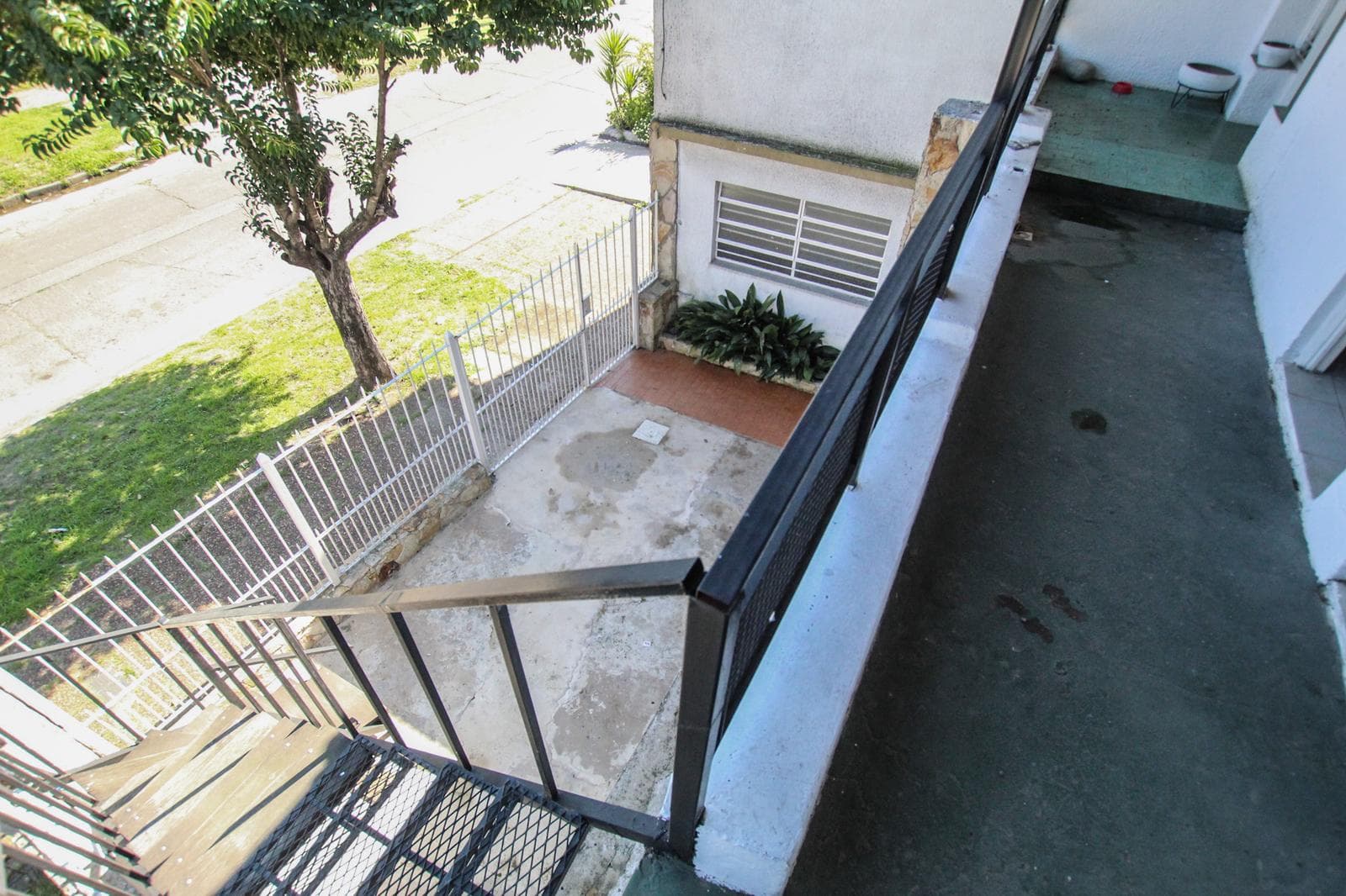 En venta gran casa 6 Ambientes con Cochera, Fondo y Uso Mixto – Temperley Este / Lomas de Zamora