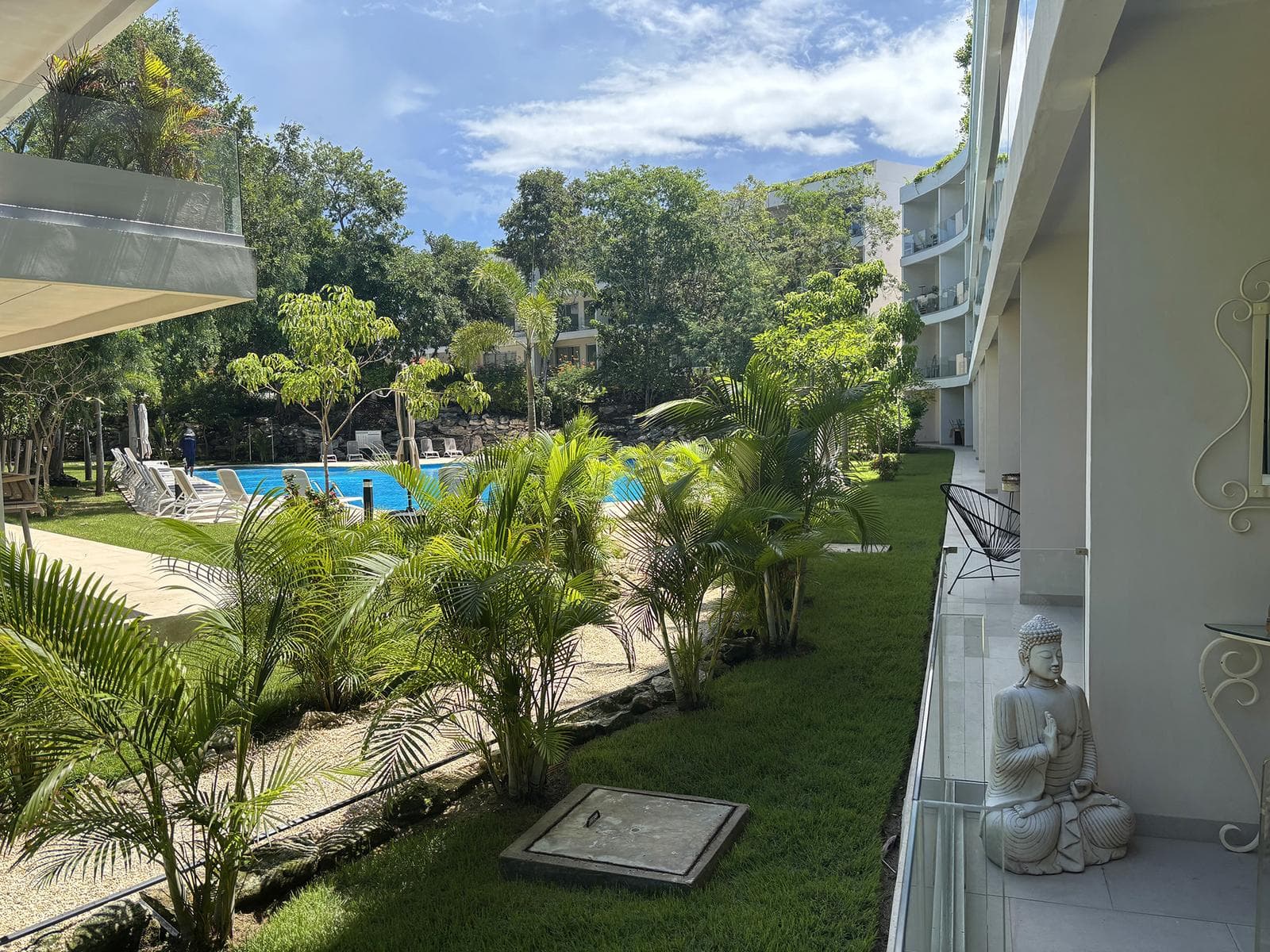 THE LEAF - 3-Bedroom Lock-Off Condo for Sale in Playacar Phase II, Playa del Carmen. Exclusive condo with guaranteed appreciation in the Riviera Maya.