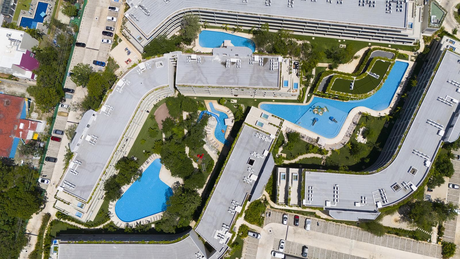 THE LEAF - 3-Bedroom Lock-Off Condo for Sale in Playacar Phase II, Playa del Carmen. Exclusive condo with guaranteed appreciation in the Riviera Maya.