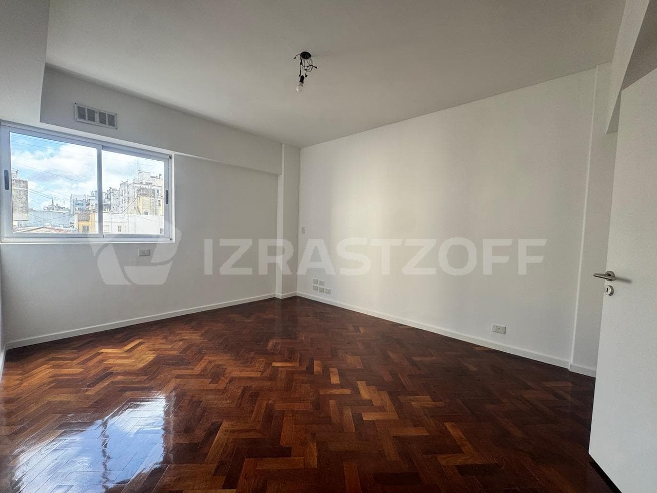 COMMERCIAL OFFICE FOR SALE, COMPLETELY RENOVATED - SAN NICOLÁS, A FEW METERS FROM AV. CALLAO, BUENOS AIRES CITY