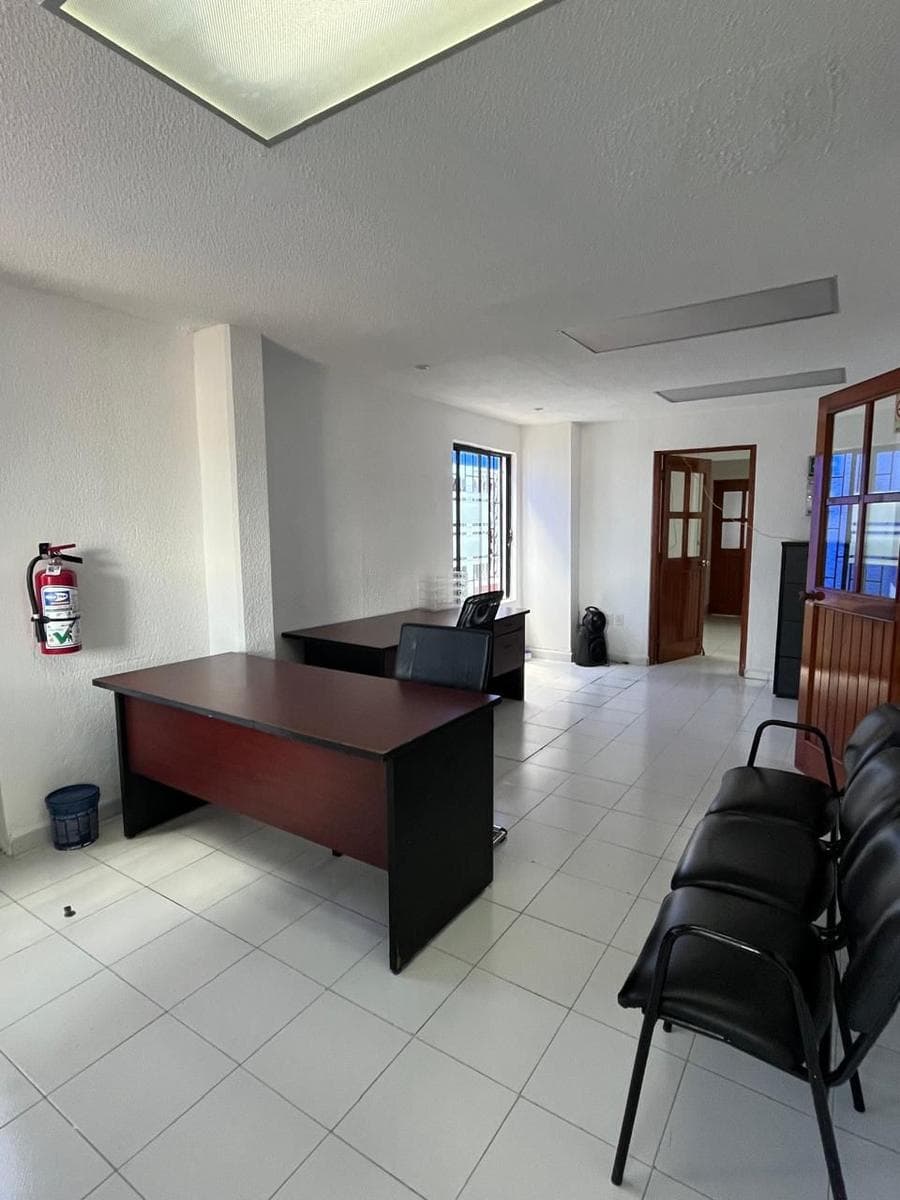 Commercial Space for Sale or Rent: Fully Furnished Offices in Plaza Bonita, Mercado 28, Cancún