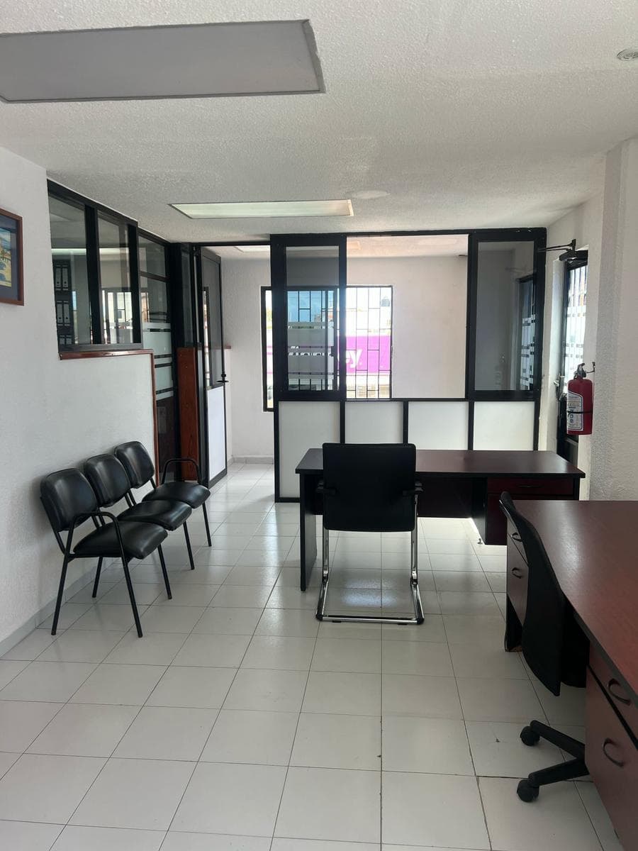 Commercial Space for Sale or Rent: Fully Furnished Offices in Plaza Bonita, Mercado 28, Cancún