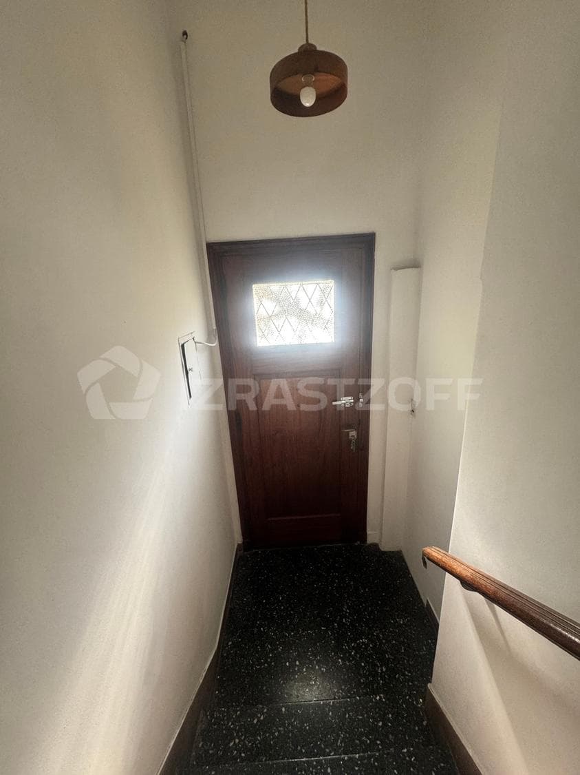 Spacious 4-room Upper-Level Penthouse for Sale with Balcony/Terrace/Grill - Florida Mitre