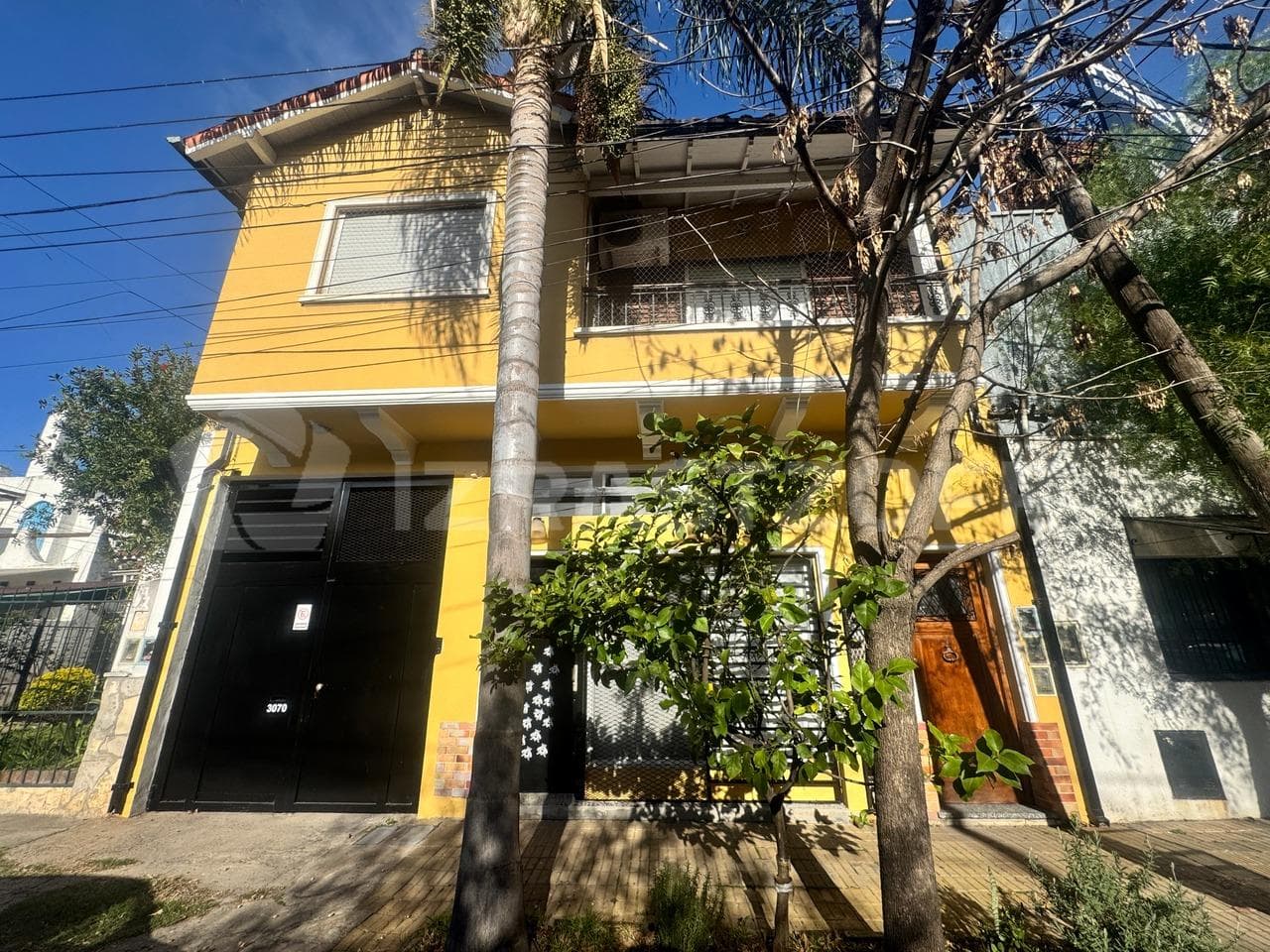 Spacious 4-room Upper-Level Penthouse for Sale with Balcony/Terrace/Grill - Florida Mitre
