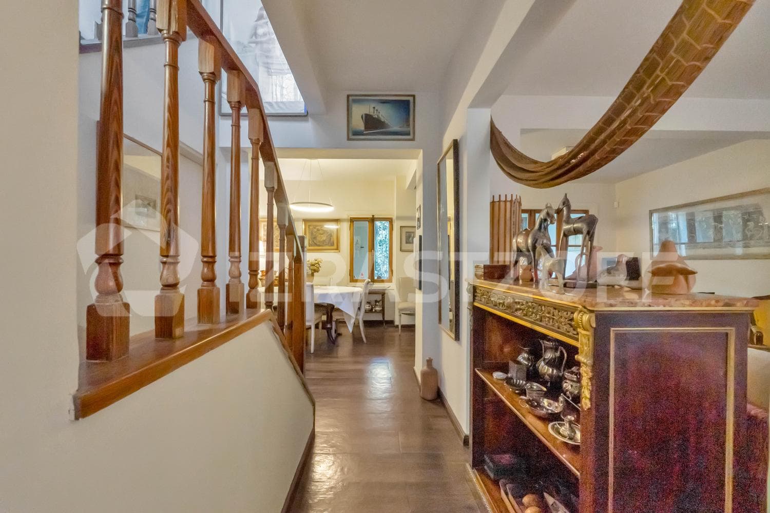 6-Room Renovated House for Sale, with a Porch, Barbecue, Garden, and Pool - La Horqueta, San Isidro