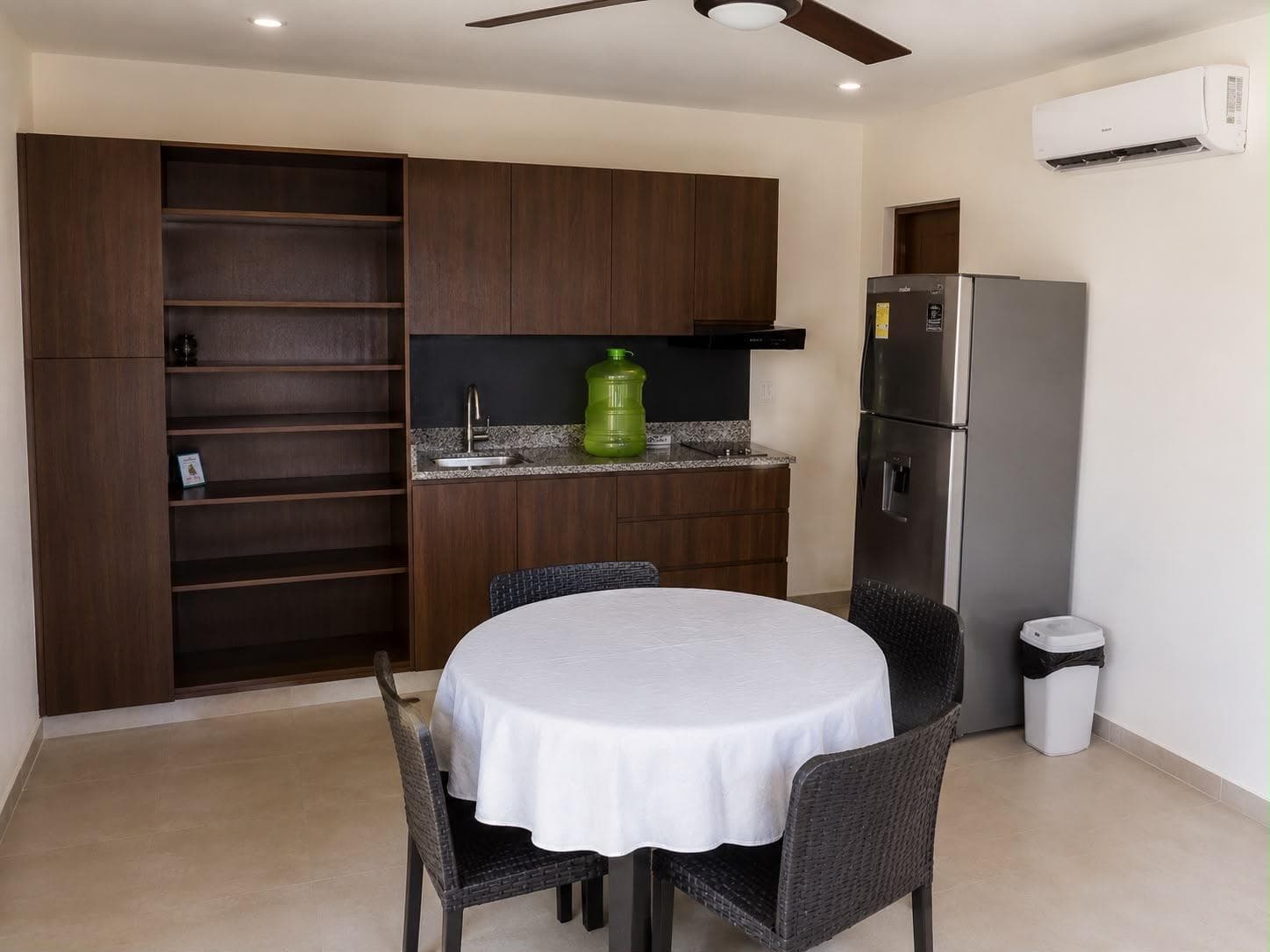 Furnished Apartment for Rent in the Lagos del Sol Residential Complex, at the corner of Colosio Ave. and Alfredo V. Bonfil St.