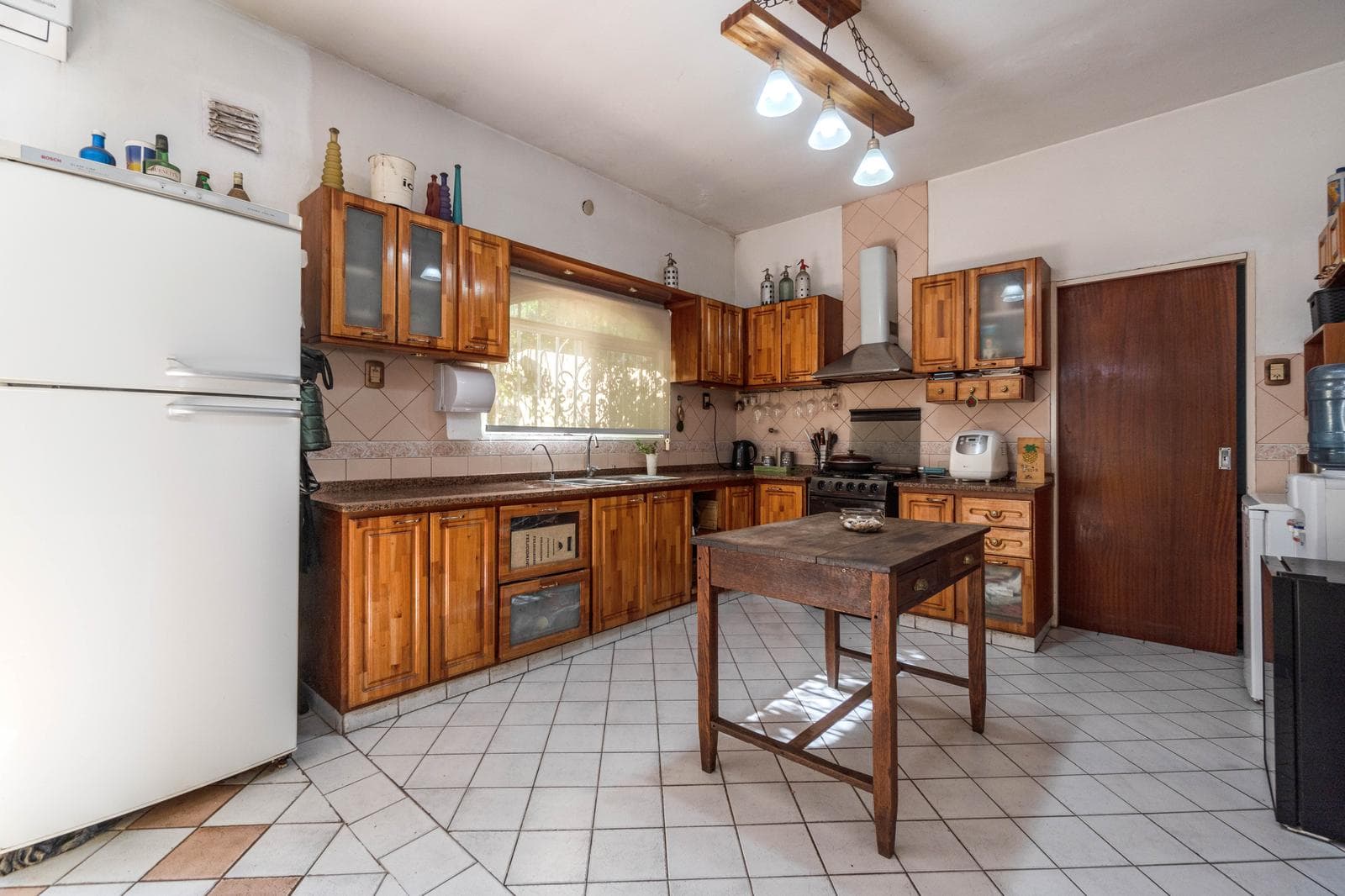 FOR SALE - 4-bedroom house with a yard and a pool - Funes - QUALIFIES FOR A MORTGAGE.
