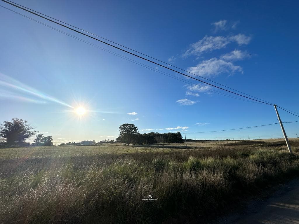 Land for Sale in the El Paraiso Neighborhood of Tandil, Near Axion and the Los Cardos Rugby Club.
