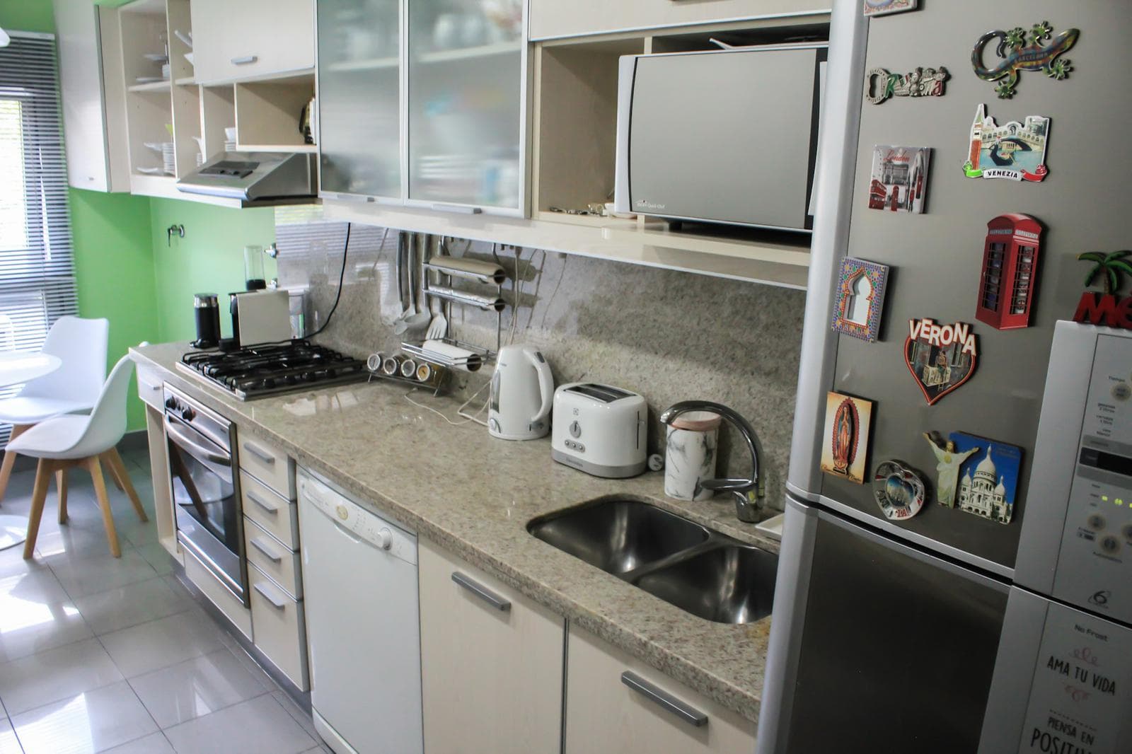 Departamento en Alquiler de 4 ambientes amoblado con cochera en Puerto Madero !!!Impecable estado