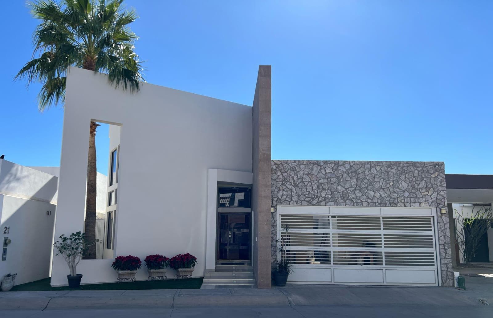 House for Sale in Los Santos Residencial