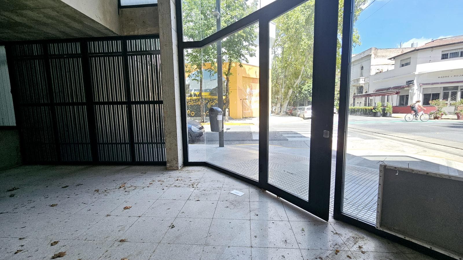 Brand-new commercial space for rent in Villa Crespo. Available starting November 1