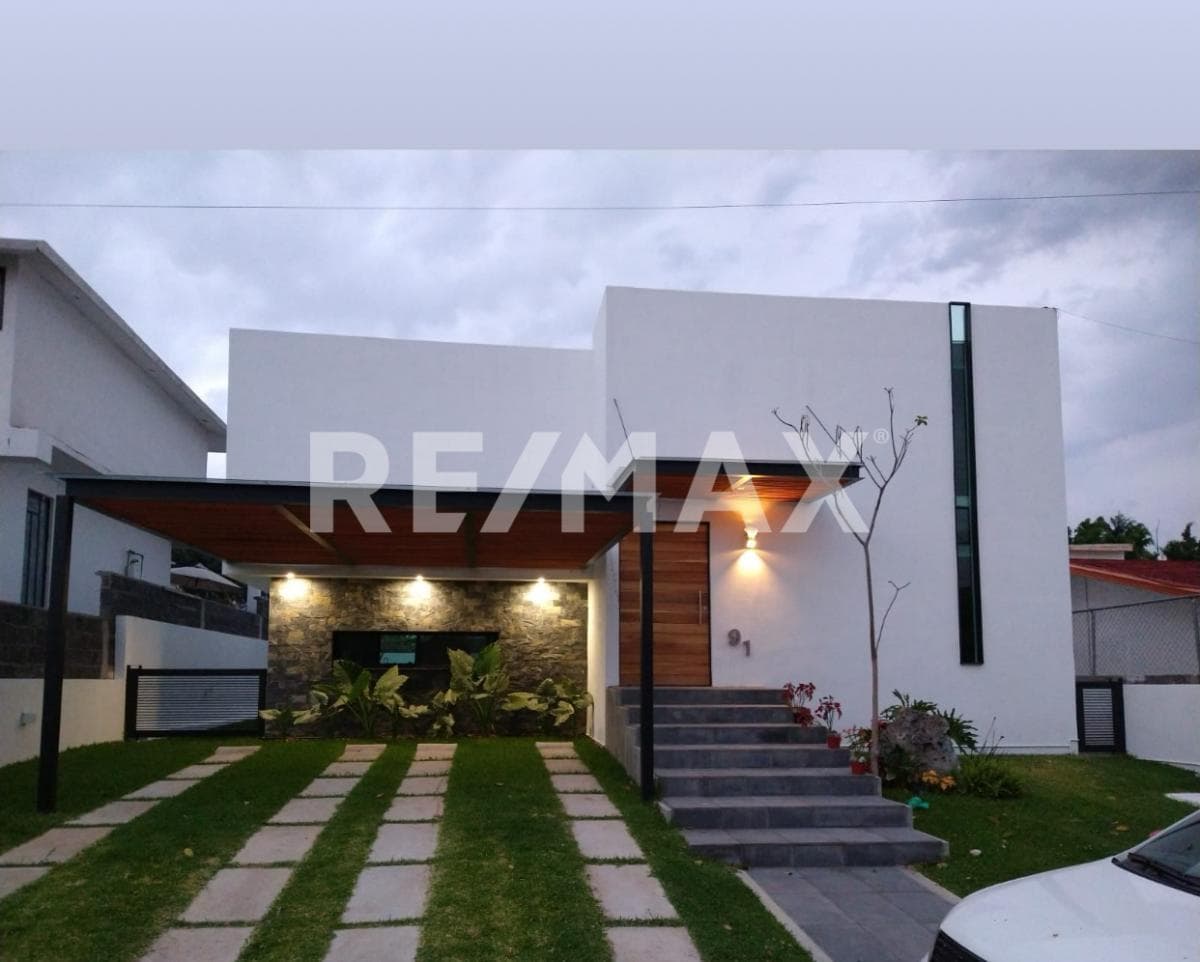 House for Sale in Morelos, Lomas de Cocoyoc Subdivision