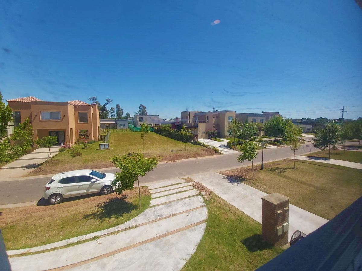 4-Bedroom House for Sale with Pool in San Eduardo - Pilar