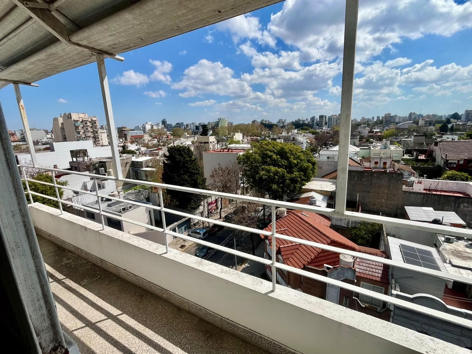 Apartment for Sale on Agronomia 6: Apartment with Balcony and Terrace
