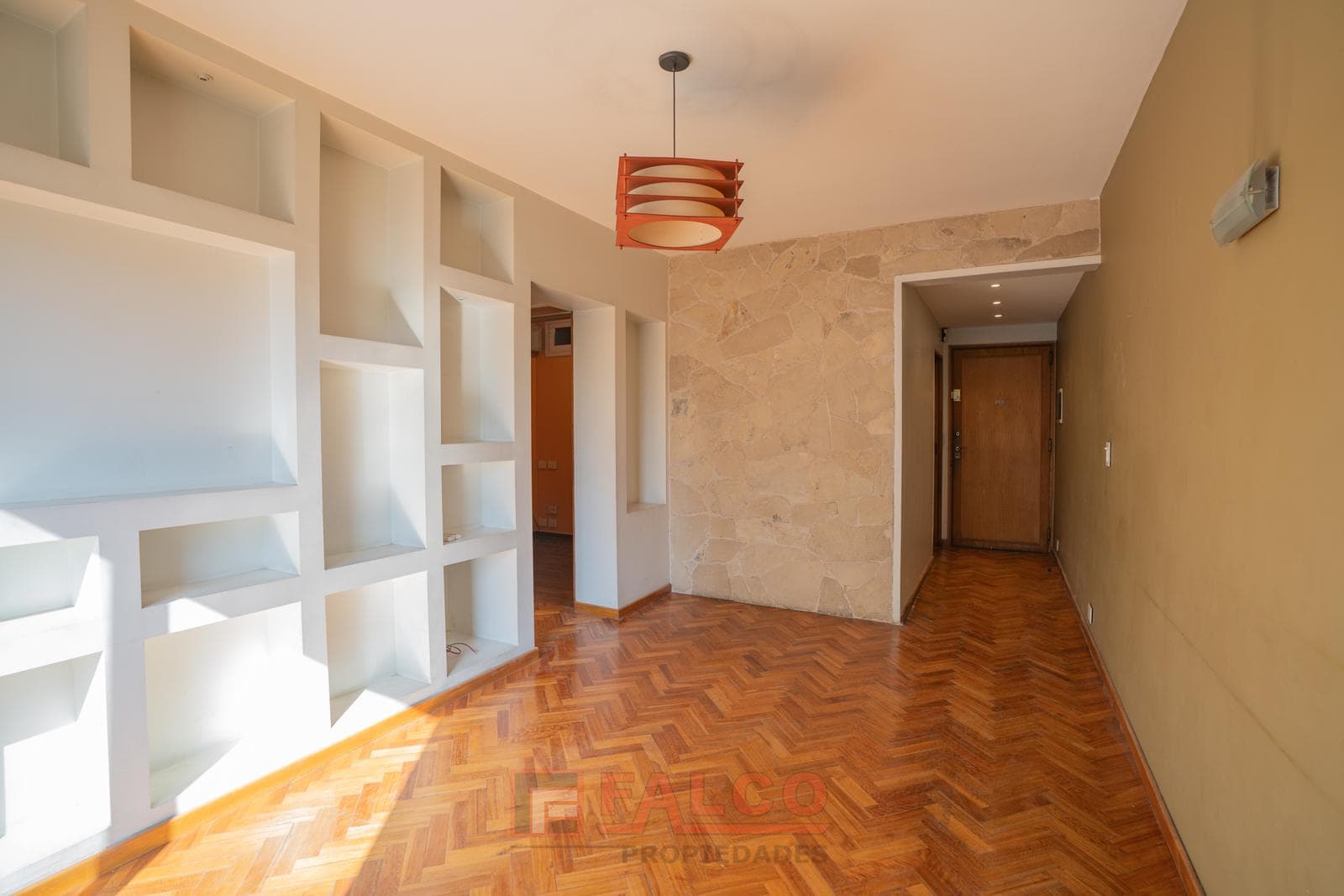 Renovated 4-room apartment