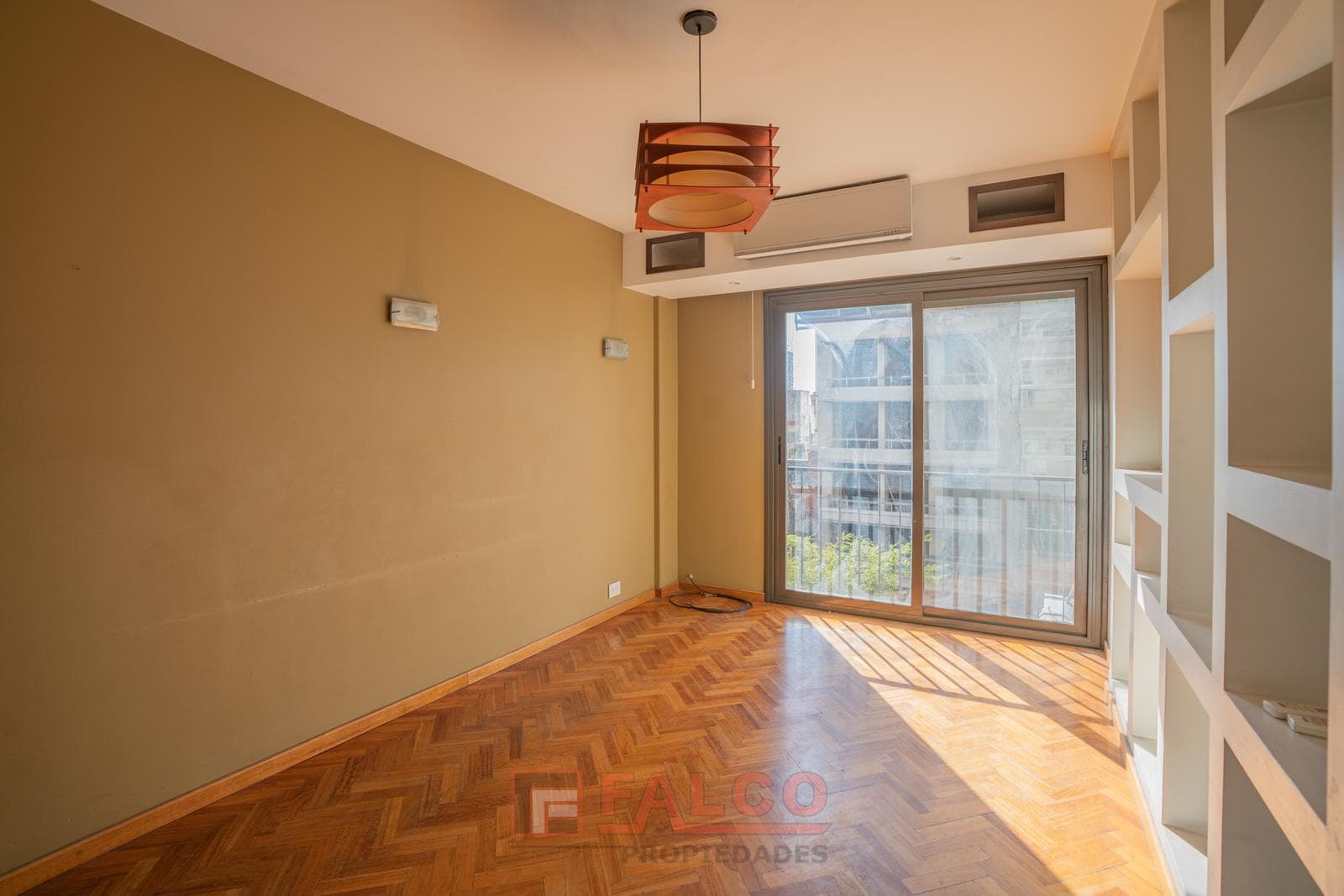 Renovated 4-room apartment
