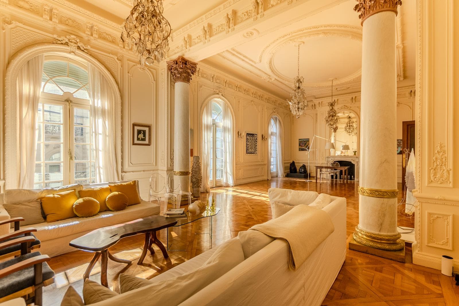 Exclusive and One-of-a-Kind Apartment Suitable for Professionals