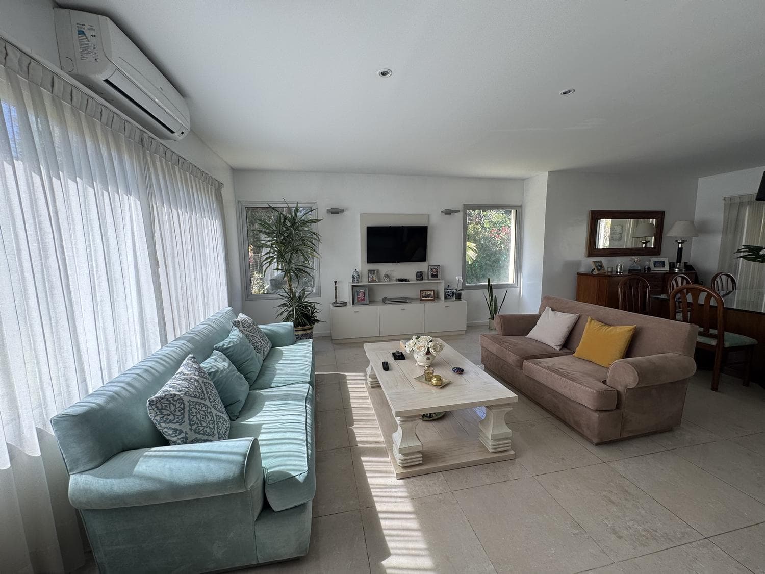House for Sale or Annual Rent - LA ALAMEDA NEIGHBORHOOD - Al Agua - 4 bedrooms