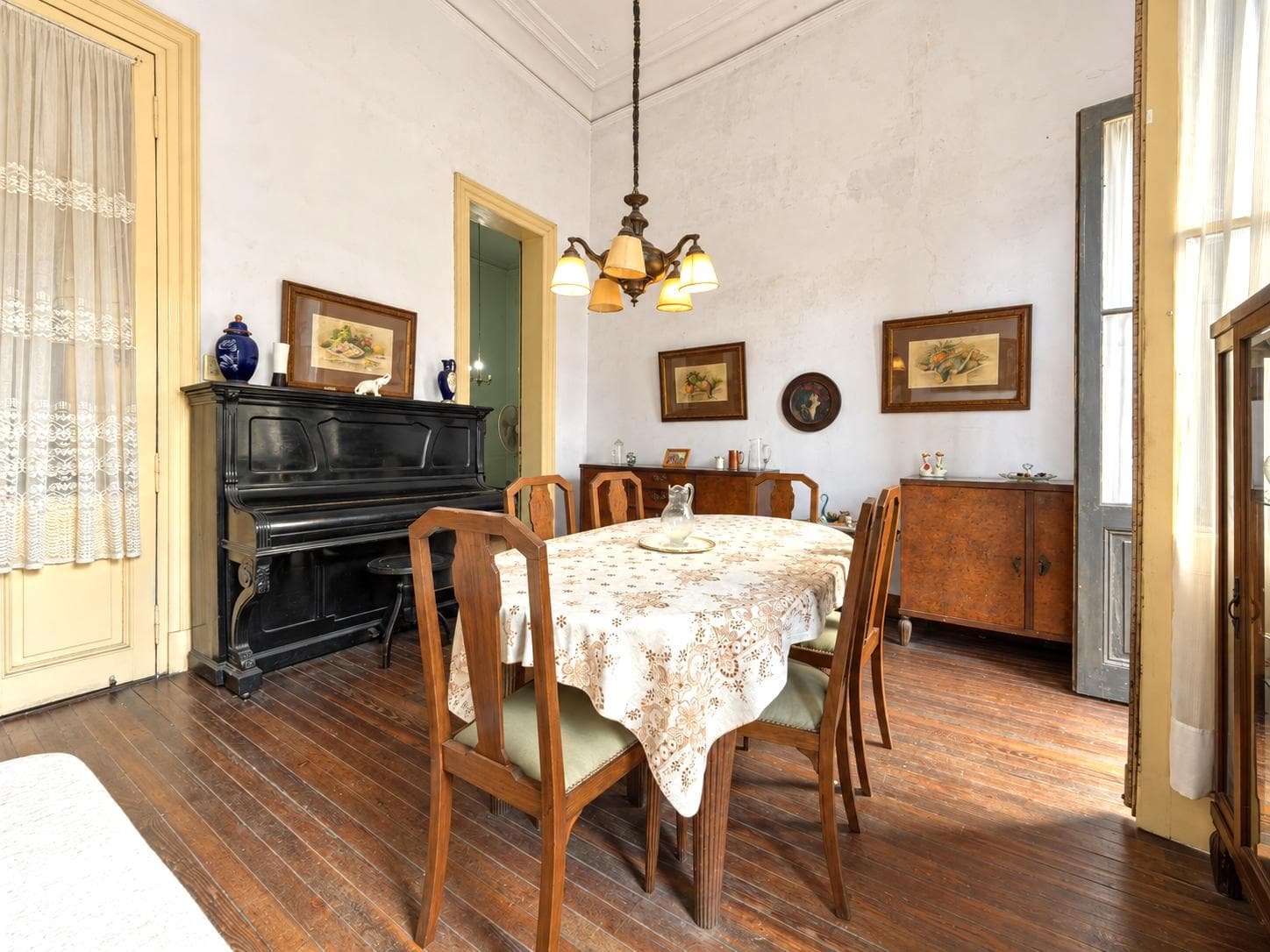 FOR SALE: 5-ROOM APARTMENT LOFT - FIRST FLOOR (ACCESS BY STAIRS) - BALCONY - Barracas