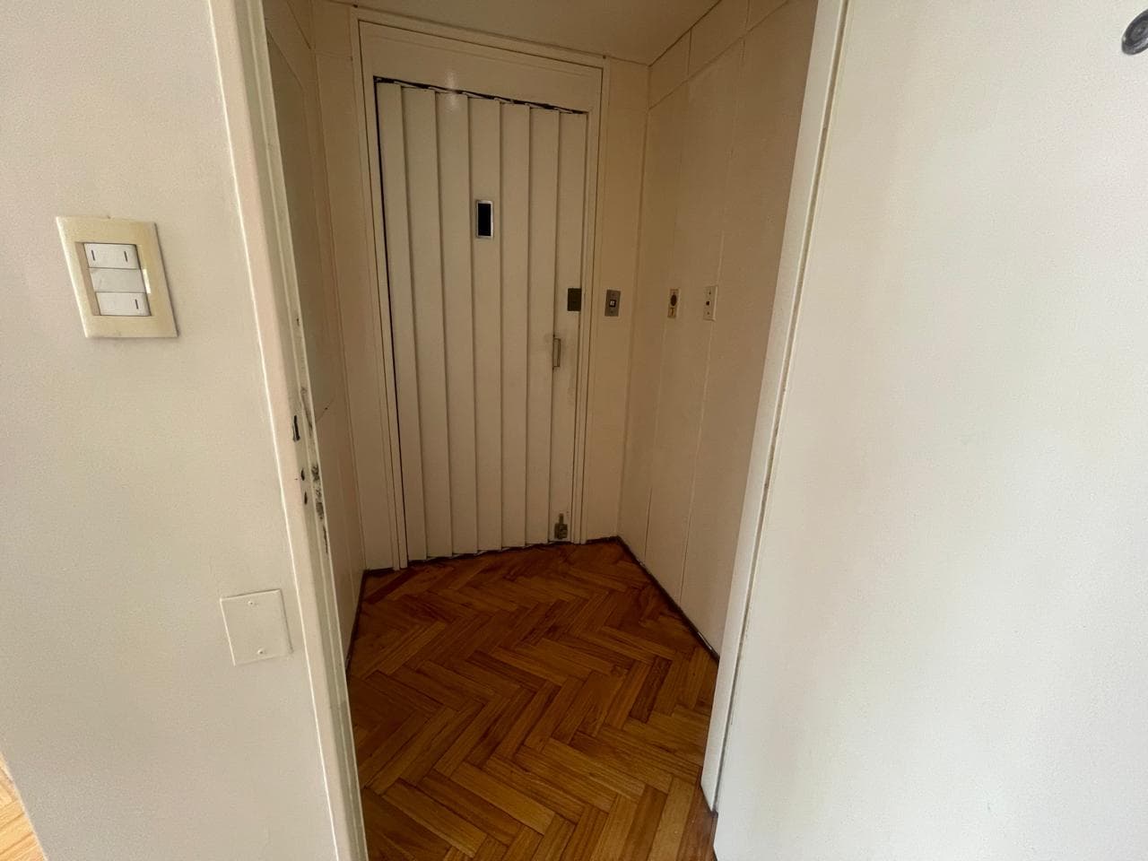 Amplio departamento en alquiker 5 ambientes Caballito