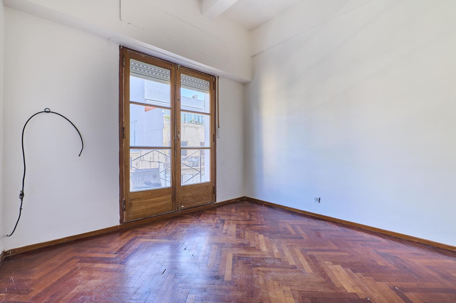 1-Bedroom, 2-Room Apartment for Sale, Facing the Street, in Recoleta, 6th Floor