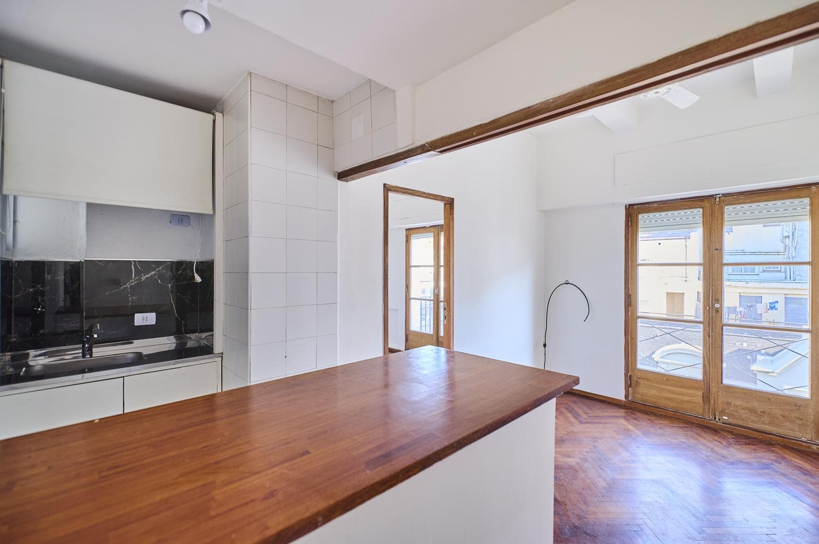 1-Bedroom, 2-Room Apartment for Sale, Facing the Street, in Recoleta, 6th Floor