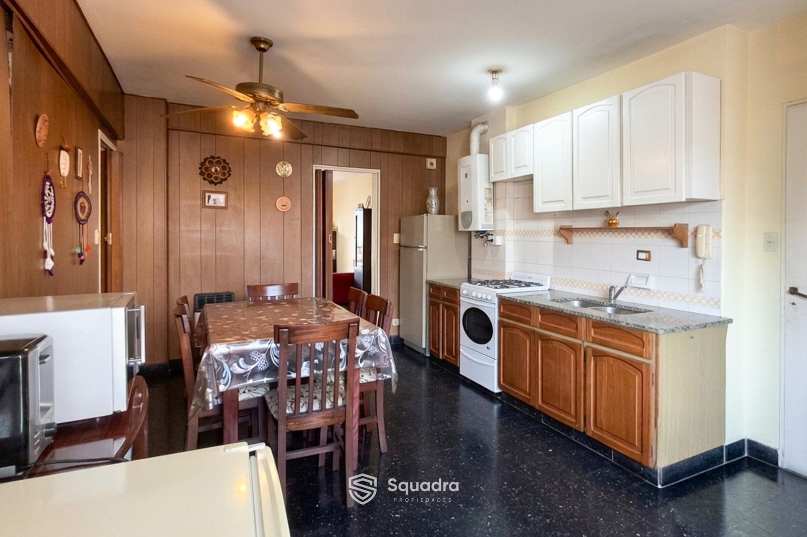 FOR SALE - 2-bedroom apartment with a balcony - Macrocentro, Rosario.