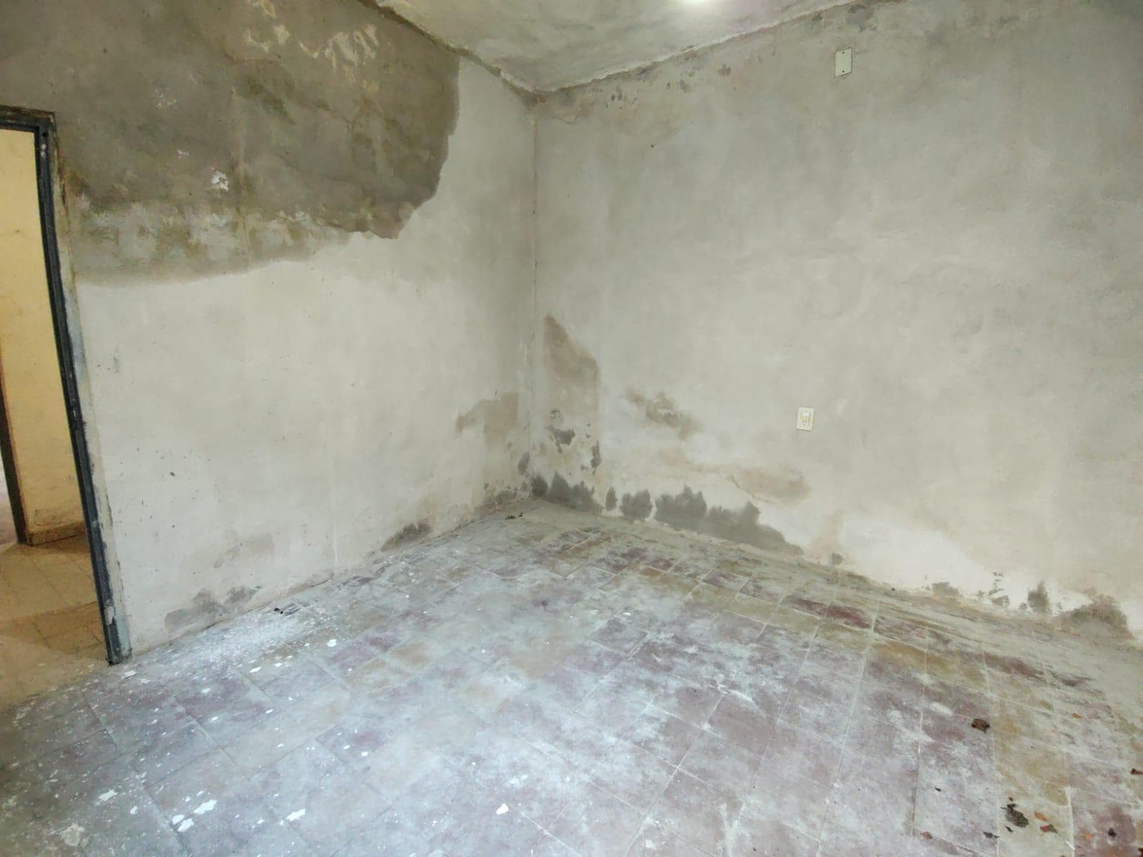 For Sale: 1-Bedroom House in Need of Renovation
