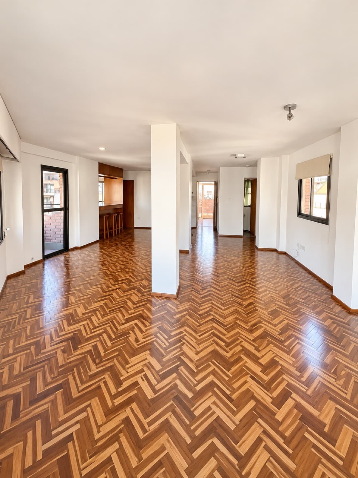 EXCLUSIVE 3-BEDROOM APARTMENT WITH GARAGE FOR SALE - NUEVA CORDOBA - UNIQUE VIEW