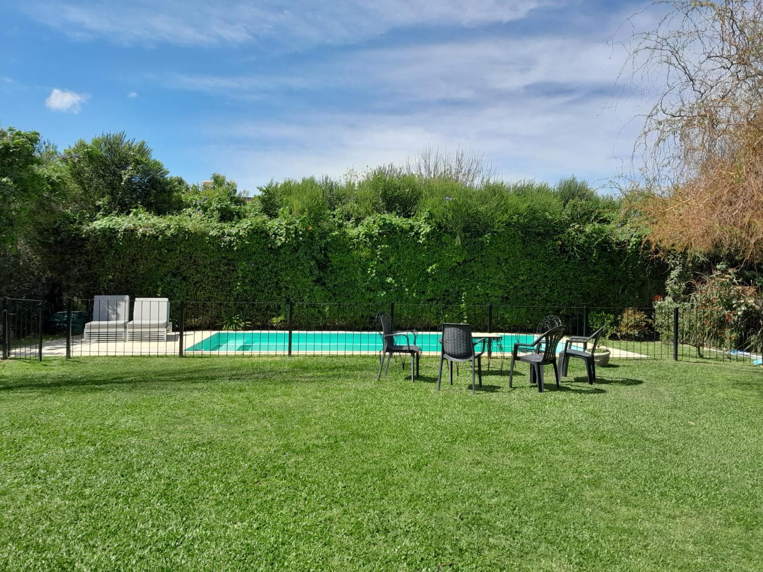 Summer rental home in Santa Bárbara, 4 bedrooms, inner lot Dec. 27–Jan. 31, 27