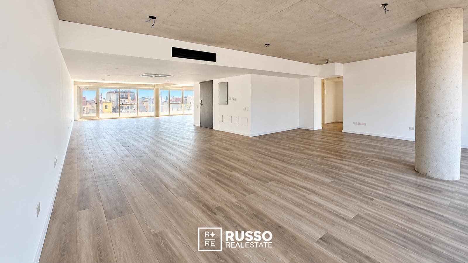 FOR SALE: HIGH-END CORPORATE OFFICE SPACE - TRIBUNALES