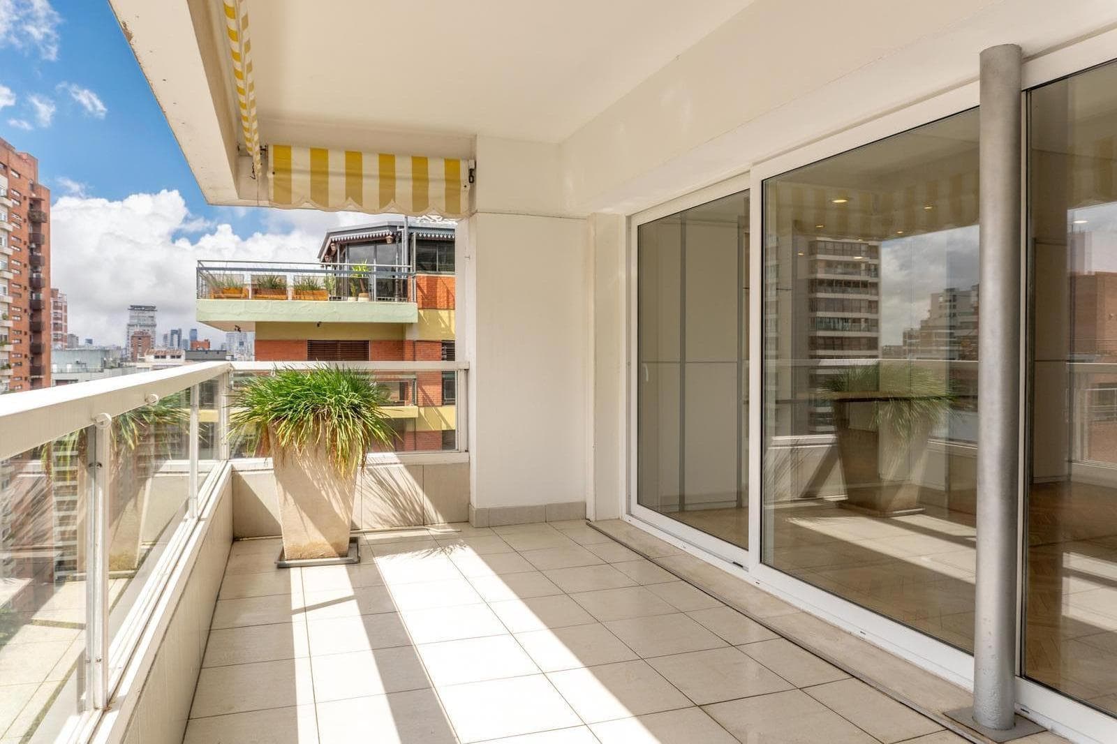 Venta Departamento 4 Ambientes C/ Balcon y Cocheras - Belgrano